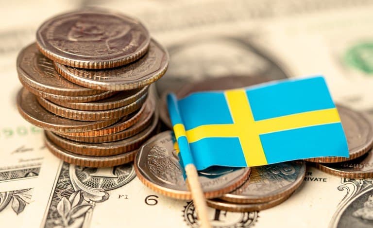 stack mynt med sverige flagga